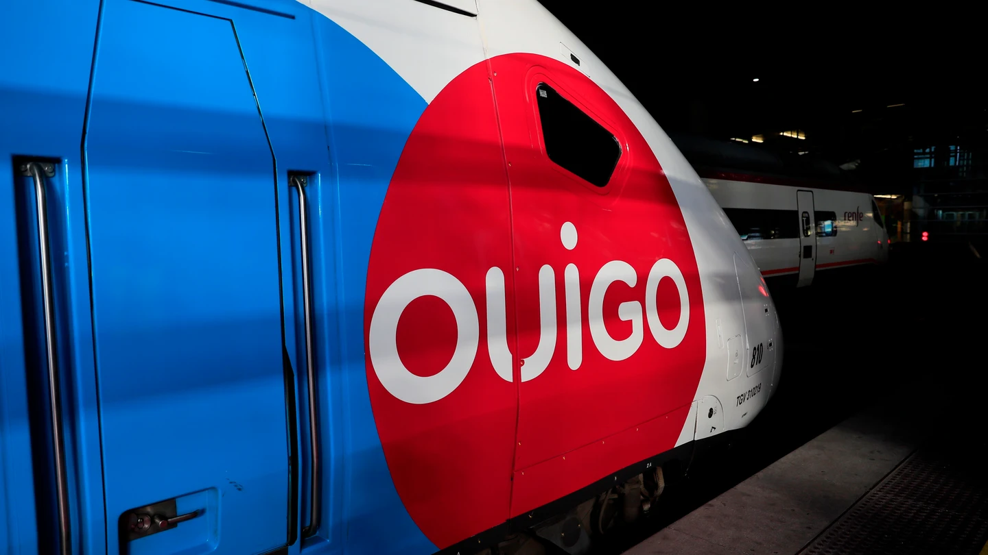 Renfe da la bienvenida a Ouigo a ritmo de 'Juego de Tronos' Renfe da la bienvenida a Ouigo a ritmo de 'Juego de Tronos'
