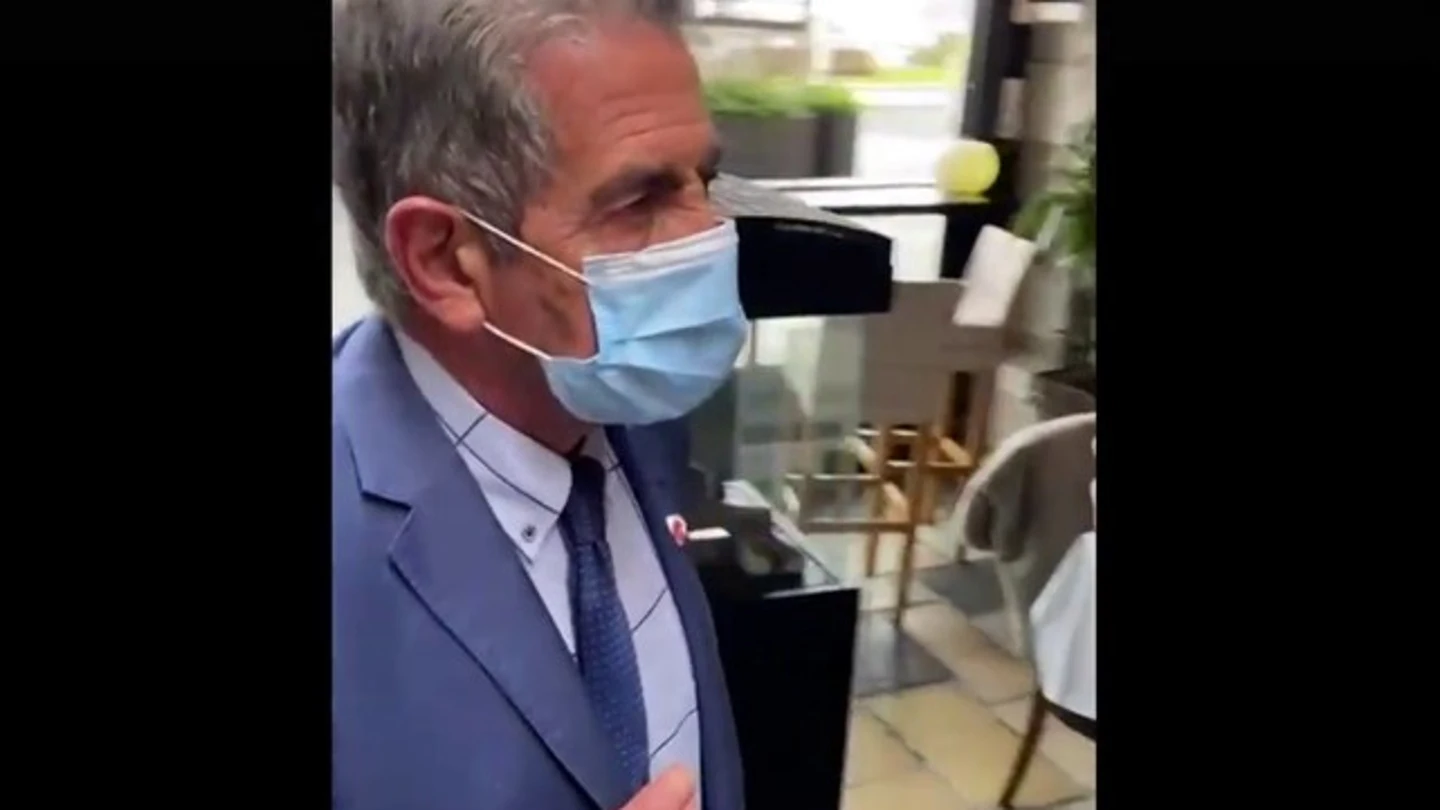 Miguel Ángel Revilla, durante el incidente en un restaurante Miguel Ángel Revilla, durante el incidente en un restaurante
