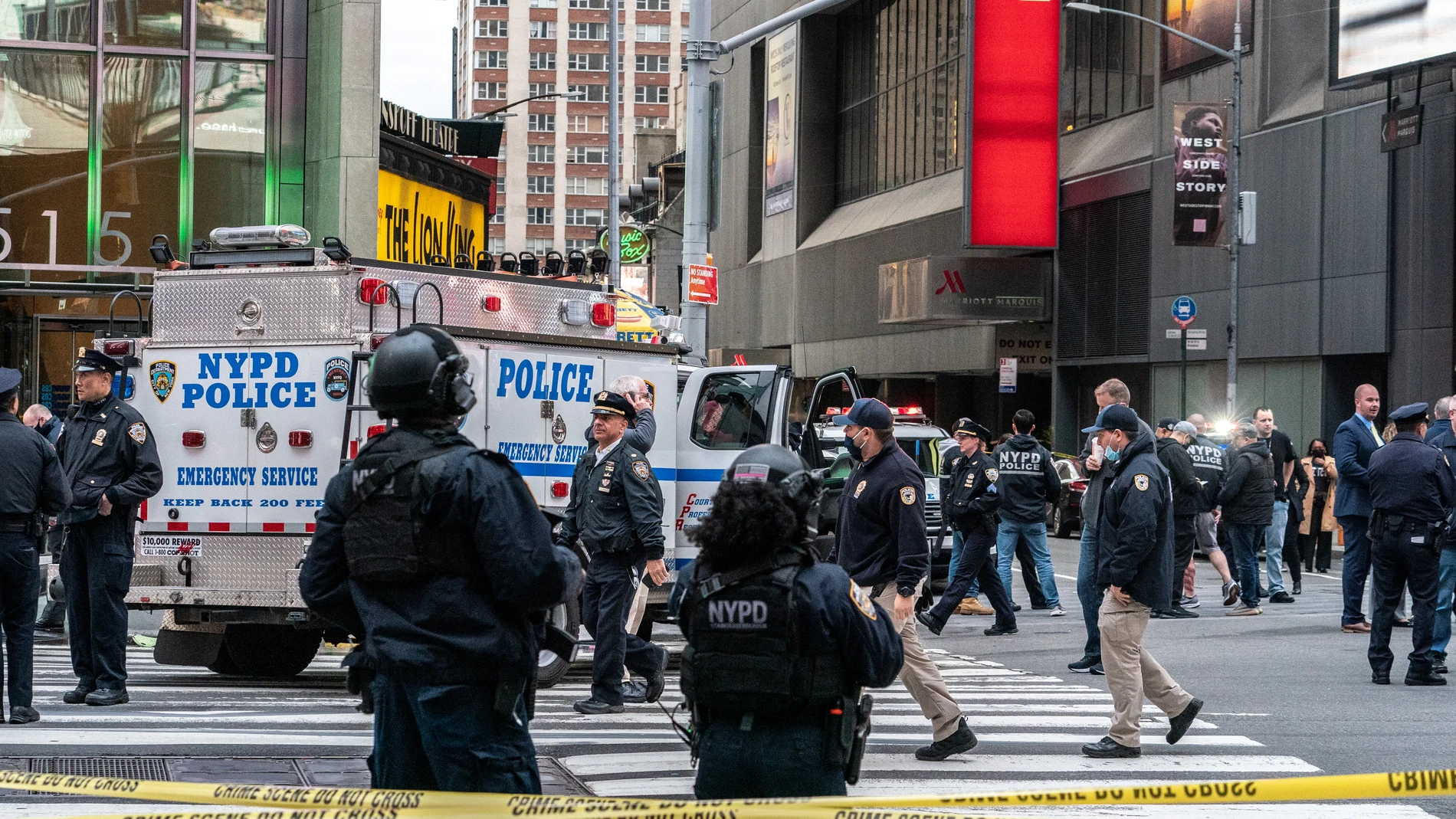 La Policía de Nueva York acordona Times Square tras un tiroteo