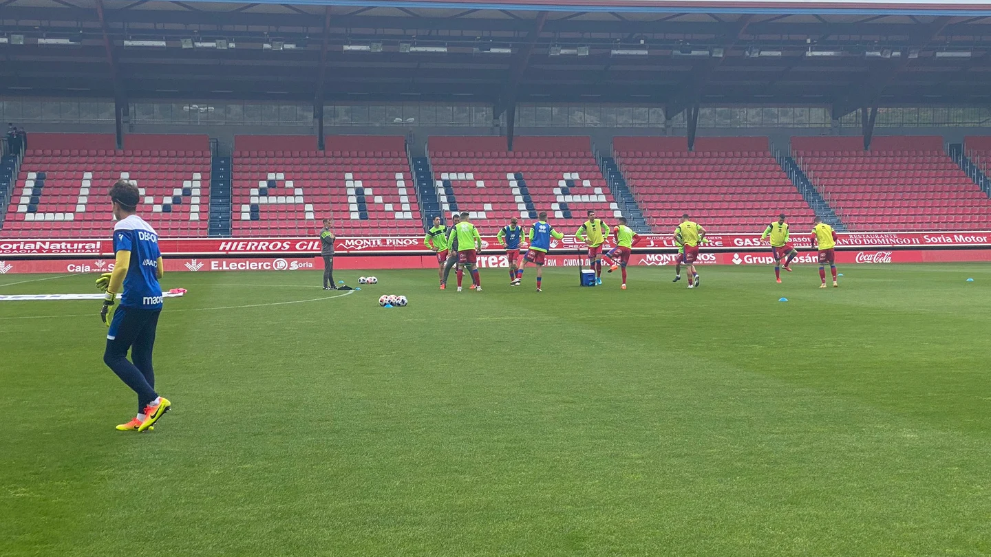 CD Numancia calentando antes del partido CD Numancia calentando antes del partido