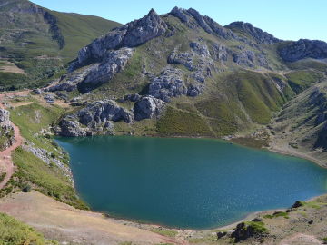 Lago de la Cueva