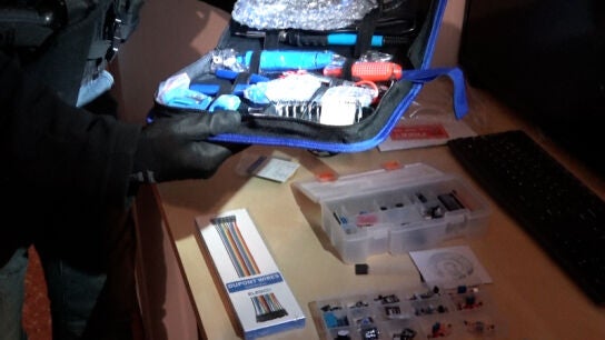 A prisi&oacute;n un hombre por colocar un explosivo en el motor de una excavadora de la empresa que le despidi&oacute;