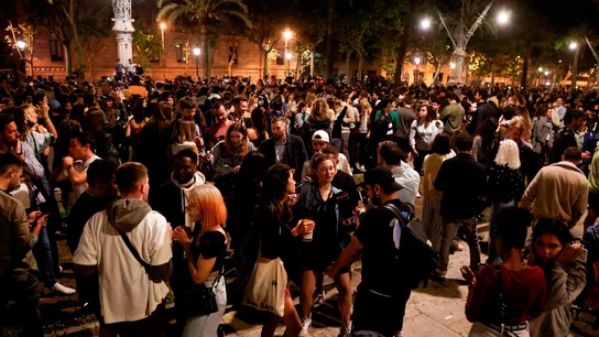 Aglomeraciones en el centro de Barcelona tras el fin del estado de alarma Aglomeraciones en el centro de Barcelona tras el fin del estado de alarma