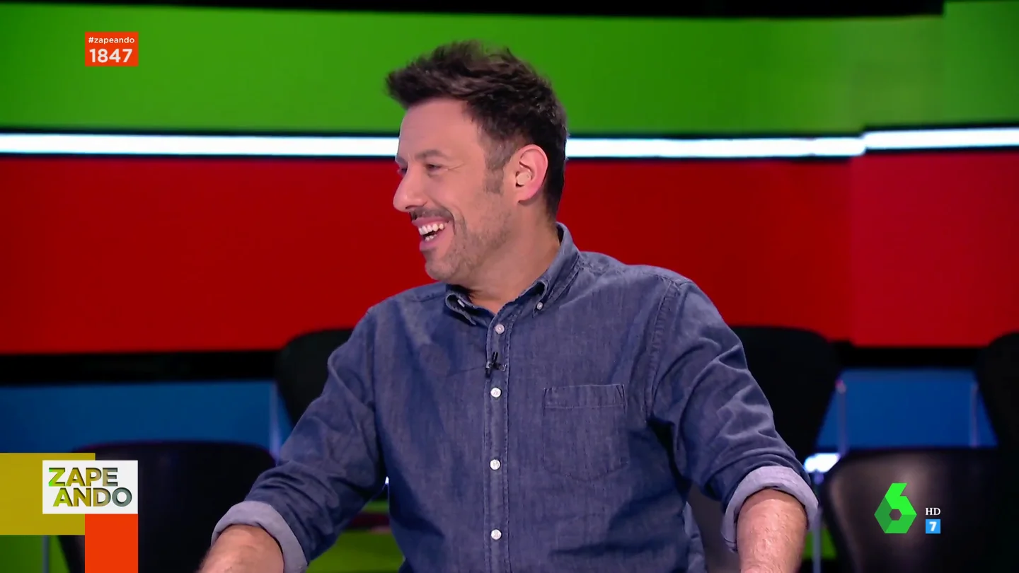 Iñaki Urrutia se estrena en el plató de Zapeando por sorpresa: "Lo siento, es lo que había" Iñaki Urrutia se estrena en el plató de Zapeando por sorpresa: "Lo siento, es lo que había"