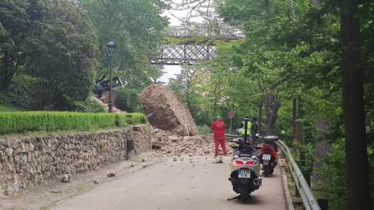 Así ha quedado el principal acceso a las Casas Colgadas de Cuenca tras el derrumbe
