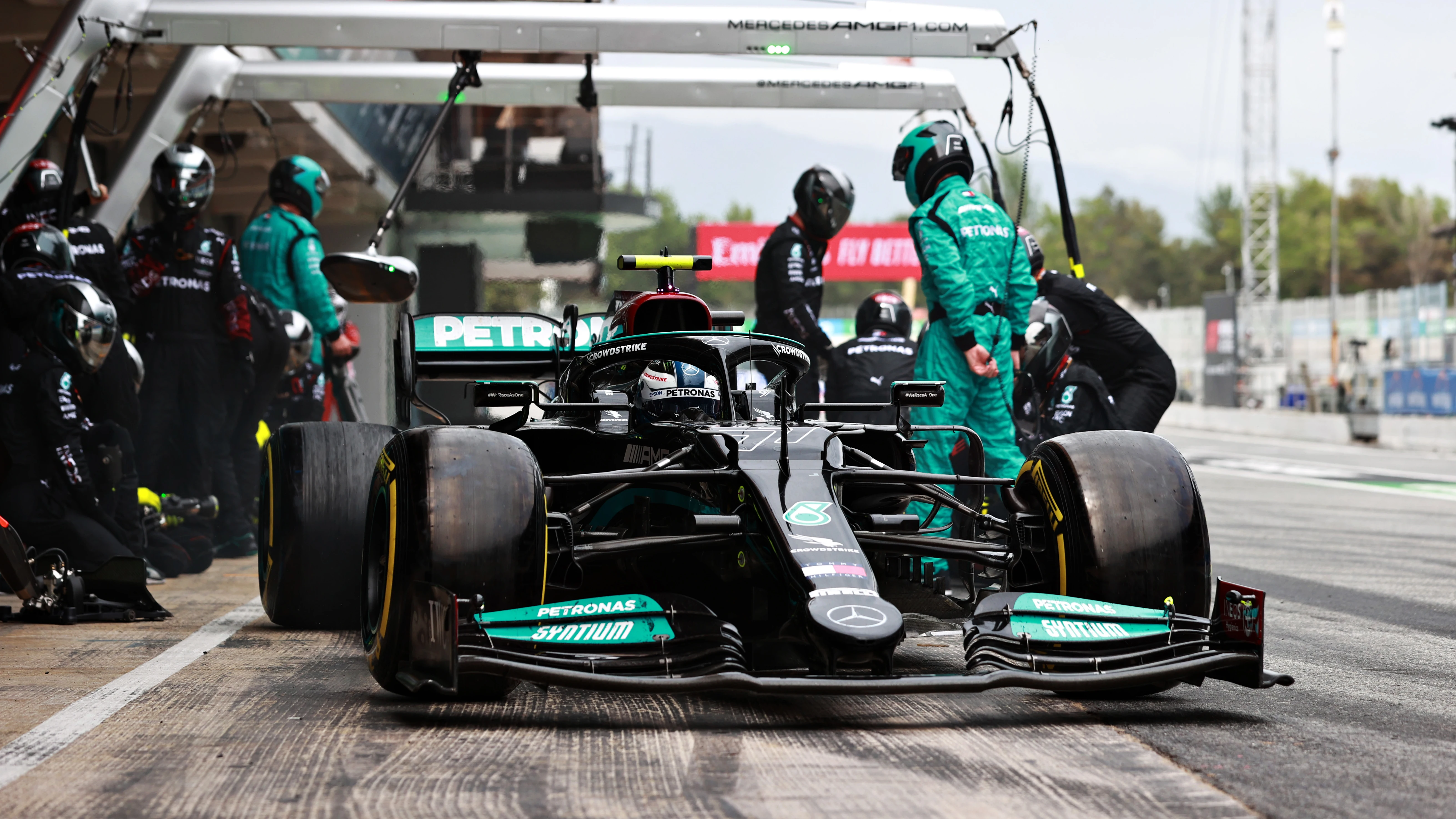 Valtteri Bottas saliendo de 'boxes' en el Gran Premio de España