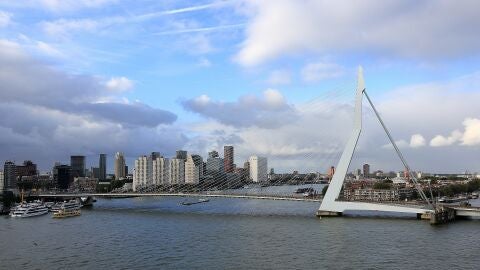 El puente Erasmusbrug