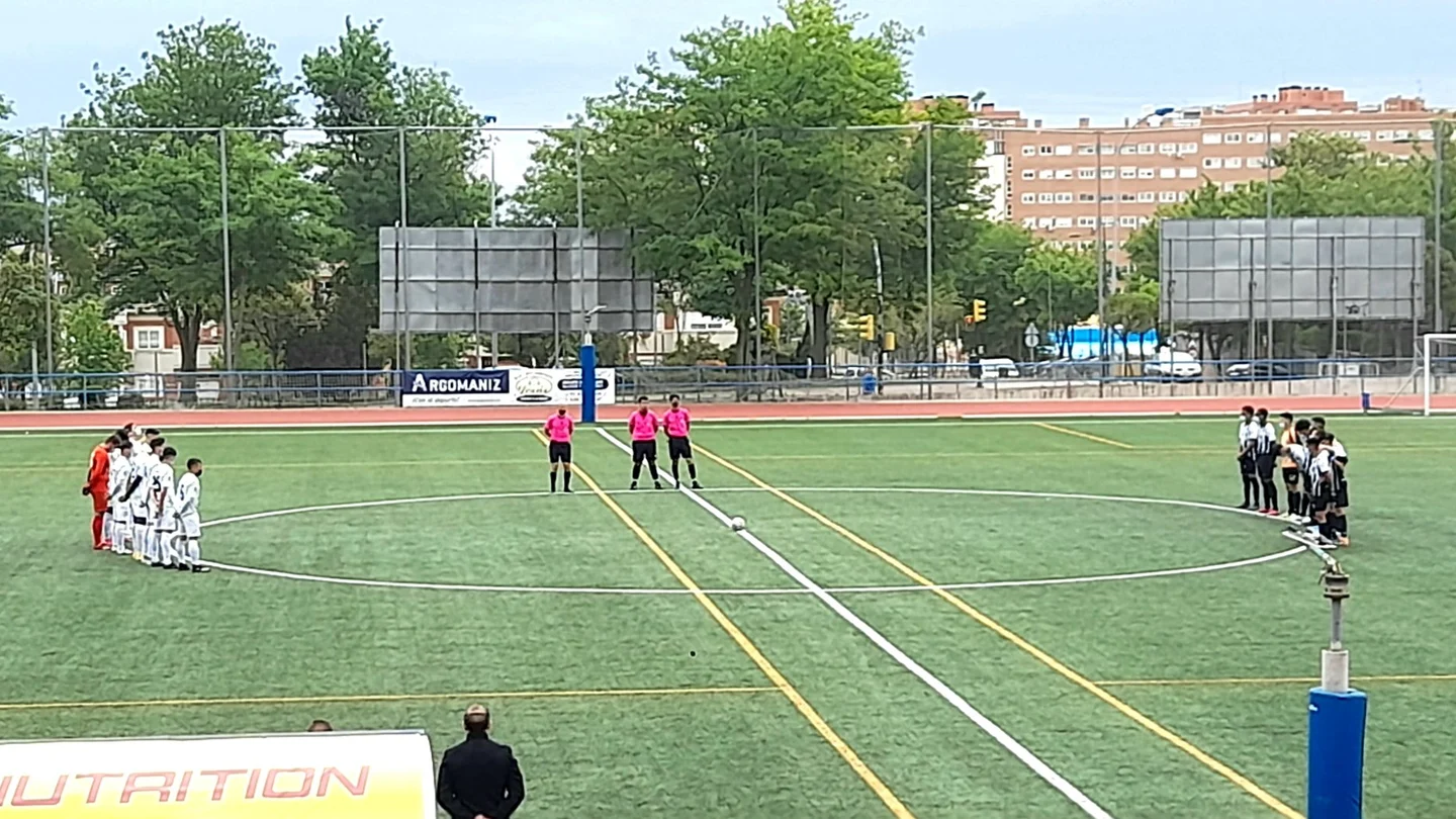 Minuto de silencio en honor al joven aficionado fallecido del Atlético Minuto de silencio