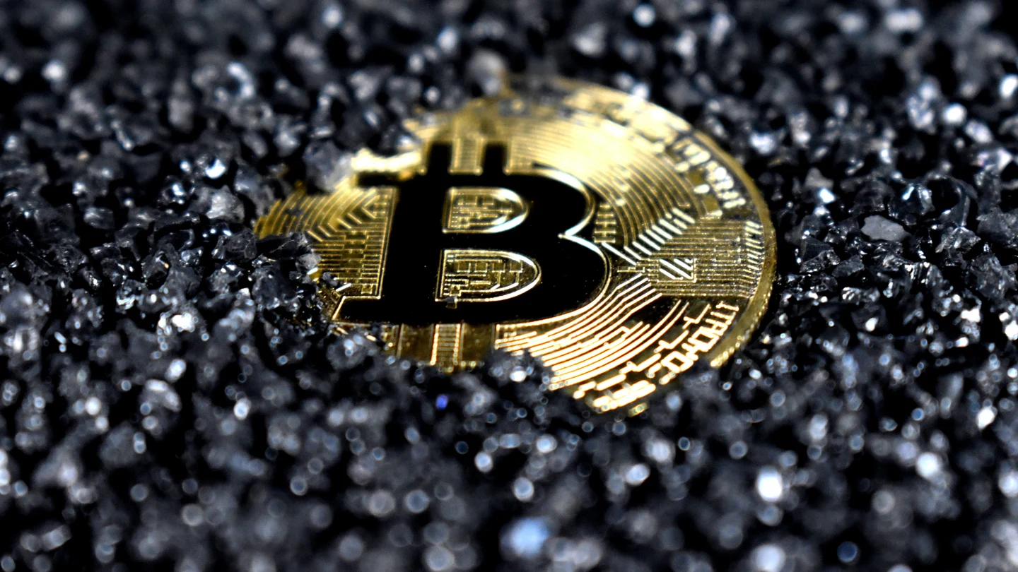 Una pieza de Bitcoin. Una pieza de Bitcoin.