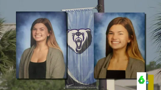 La chapucera censura de un instituto en su anuario: tapan el escote de las alumnas con Photoshop La chapucera censura de un instituto en su anuario: tapan el escote de las alumnas con Photoshop