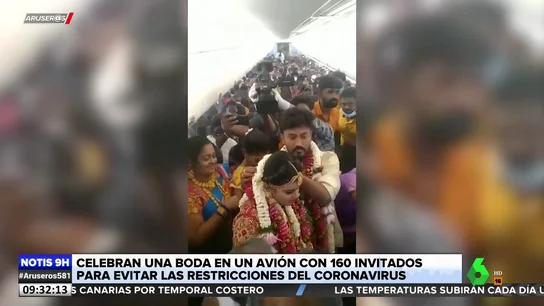 Celebran una boda de casi 170 invitados en un avión para eludir las restricciones contra el coronavirus Celebran una boda de casi 170 invitados en un avión para eludir las restricciones contra el coronavirus