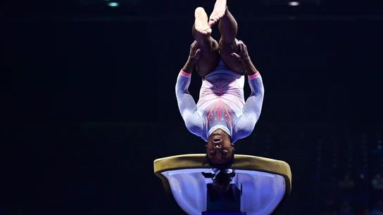 Simone Biles efectuando el 'Yurchenko Double Pike' en el 'US Classics Gymnastics' Simone Biles efectuando el 'Yurchenko Double Pike' en el 'US Classics Gymnastics'