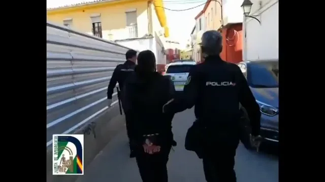 Un niño de 9 años se escapa de casa para denunciar los abusos de su padre a su hermanastra