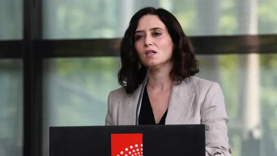 Ayuso en el acto de recogida de su acta de diputada Ayuso en el acto de recogida de su acta de diputada