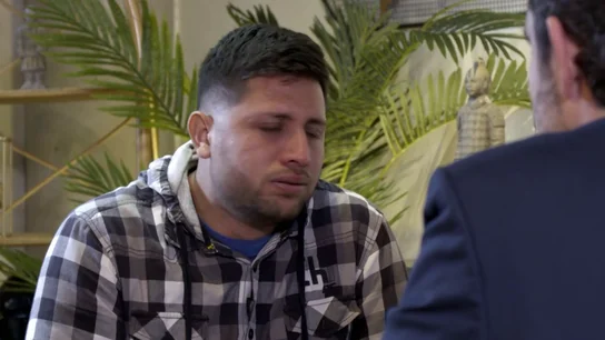 El motivo por el que el jefe infiltrado de 'Carlos Conde' rompe a llorar junto a un trabajador El motivo por el que el jefe infiltrado de 'Carlos Conde' rompe a llorar junto a un trabajador
