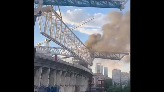 Declarado un incendio en las obras del Santiago Bernabéu Declarado un incendio en las obras del Santiago Bernabéu