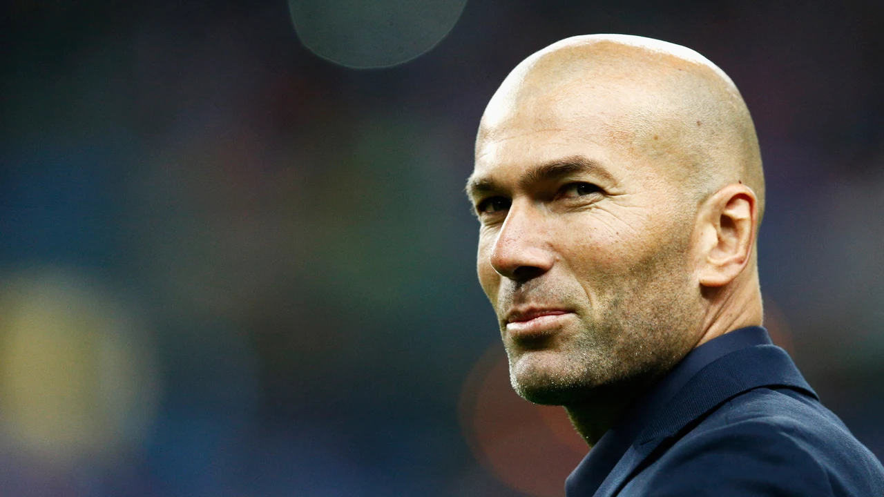En France, on dit que Zinedine Zidane entraînera le PSG la saison prochaine