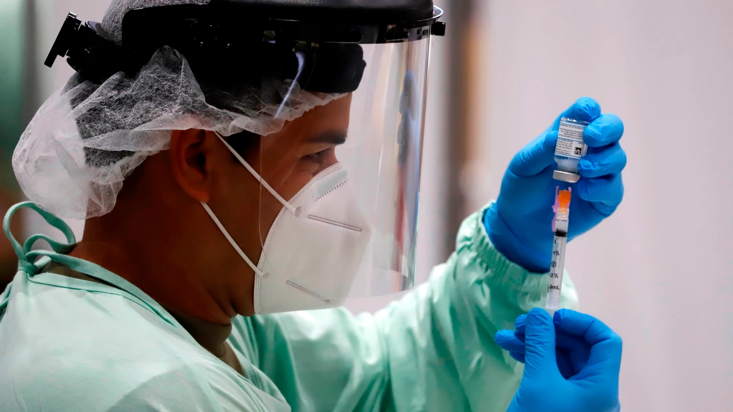 Científicos alemanes afirman tener la solución a los trombos provocados por las vacunas de Janssen y AstraZeneca Científicos alemanes afirman tener la solución a los trombos provocados por las vacunas de Janssen y AstraZeneca