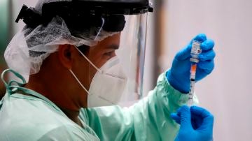 Científicos alemanes afirman tener la solución a los trombos provocados por las vacunas de Janssen y AstraZeneca