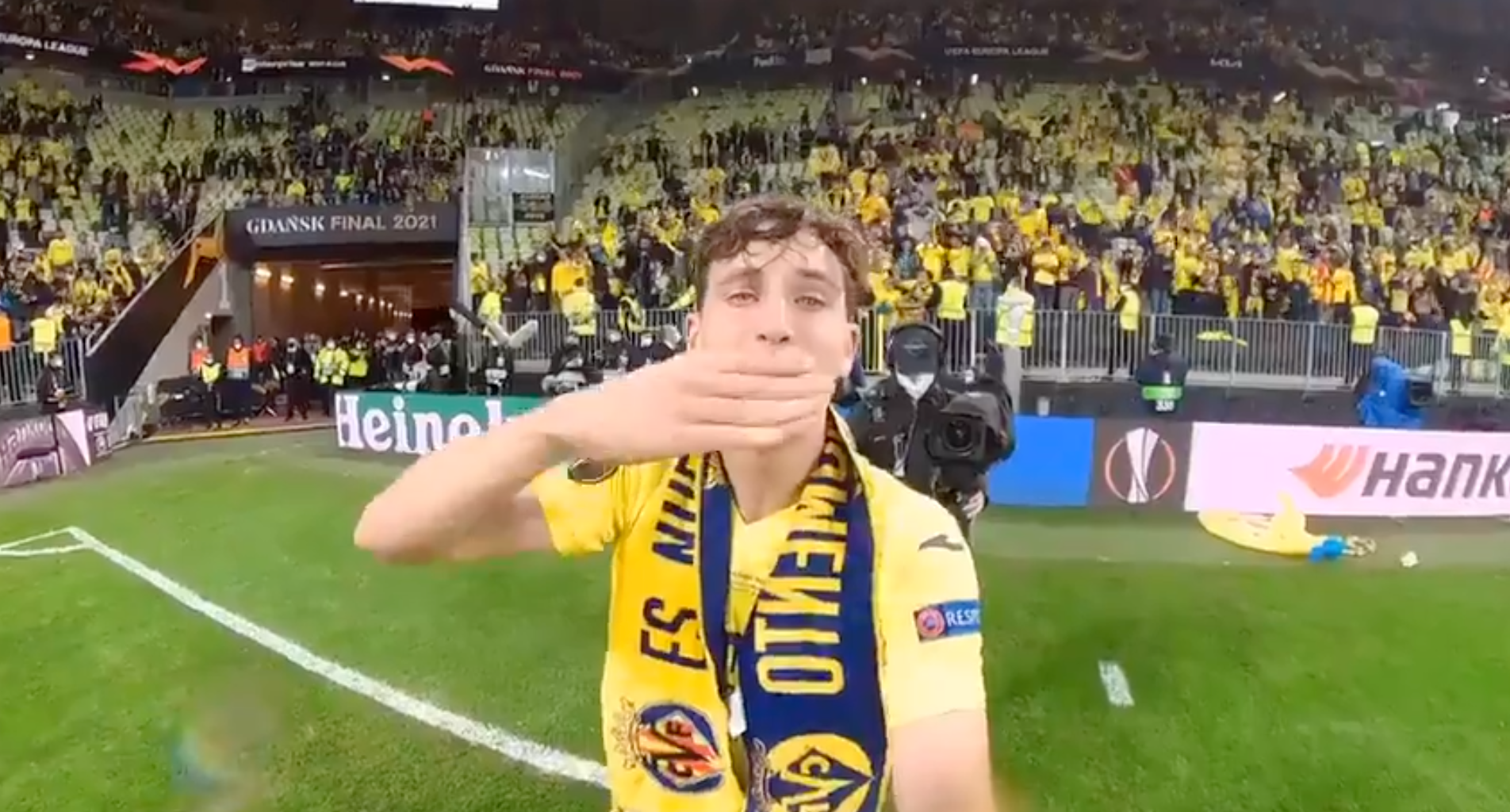 Pau Torres Dedica A Fernando Roig La Europa League Mira Todo Lo Que Has Creado Presi