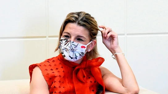 Yolanda Díaz recibe el alta y agradece su labor a los sanitarios: "Grandes profesionales que debemos cuidar y proteger" Yolanda Díaz recibe el alta y agradece su labor a los sanitarios: "Grandes profesionales que debemos cuidar y proteger"
