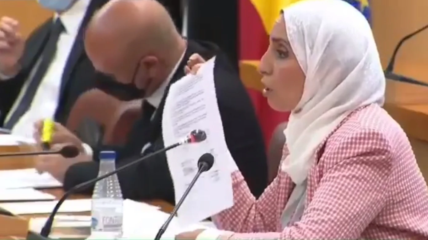 La diputada ceutí Fatima Hamed, portavoz de MDyC, en un pleno de la Asamblea