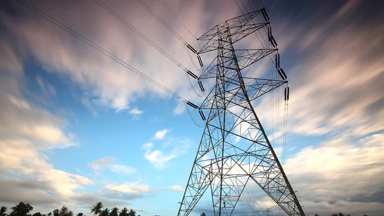 El Gobierno ultima un mecanismo para abaratar la luz y reducir los beneficios de las eléctricas por la energía hidráulica y nuclear El Gobierno ultima un mecanismo para abaratar la luz y reducir los beneficios de las eléctricas por la energía hidráulica y nuclear