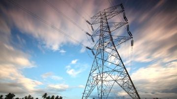El Gobierno ultima un mecanismo para abaratar la luz y reducir los beneficios de las eléctricas por la energía hidráulica y nuclear