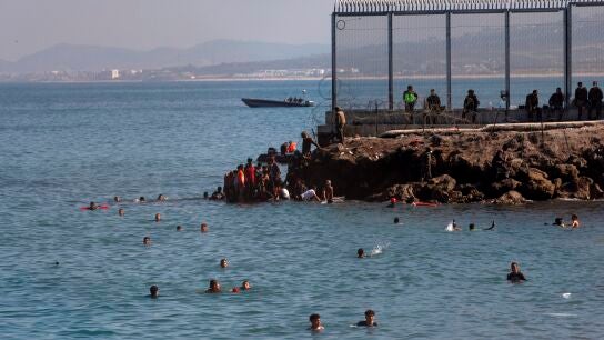 La Fiscal&iacute;a abre una investigaci&oacute;n sobre la devoluci&oacute;n 'en caliente' de menores en Ceuta