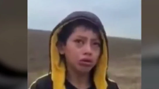 El niño abandonado en la frontera de EEUU se reencuentra con su madre tras dos meses: "Me siento feliz" El niño abandonado en la frontera de EEUU se reencuentra con su madre tras dos meses: "Me siento feliz"