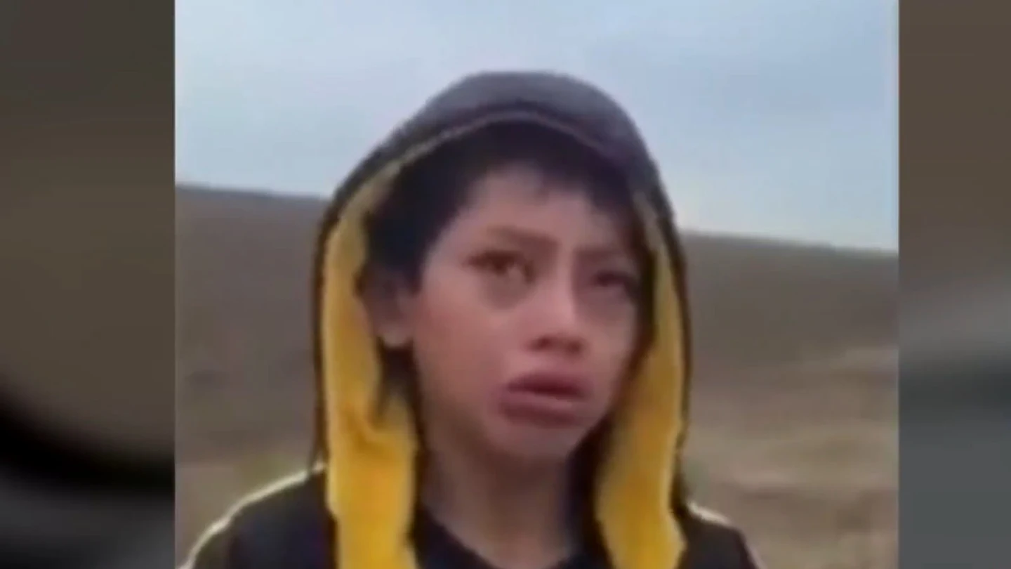 El niño abandonado en la frontera de EEUU se reencuentra con su madre tras dos meses: "Me siento feliz" El niño abandonado en la frontera de EEUU se reencuentra con su madre tras dos meses: "Me siento feliz"