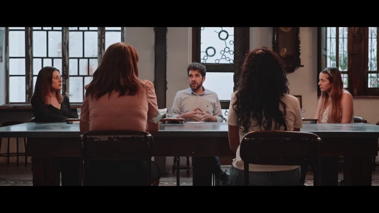El mensaje de una joven que estuvo a punto de morir al abortar obligada en lo privado: "Ojalá un ginecólogo nos defienda" El mensaje de una joven que estuvo a punto de morir al abortar obligada en lo privado: "Ojalá un ginecólogo nos defienda"