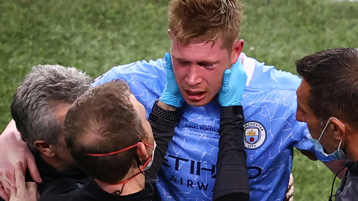 Kevin de Bruyne, con el ojo y el rostro inflamados