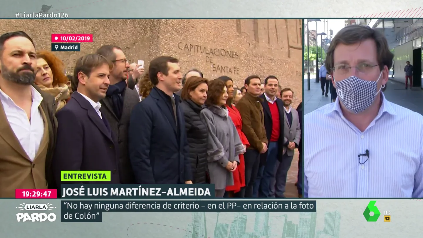 Almeida carga contra la izquierda por las críticas a la foto de Colón: "Allí no había golpistas como los que se sientan con el Gobierno" Almeida carga contra la izquierda por las críticas a la foto de Colón: "Allí no había golpistas como los que se sientan con el Gobierno"