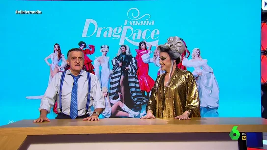 El cumplido de Wyoming a Supremme de Luxe, presentadora de 'Drag Race España': "Esto es una queen y no la Sofía" El cumplido de Wyoming a Supremme de Luxe, presentadora de 'Drag Race España': "Esto es una queen y no la Sofía"