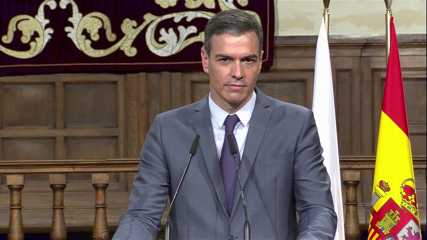 Pedro Sánchez este lunes en rueda de prensa junto a su homólogo polaco Pedro Sánchez este lunes en rueda de prensa junto a su homólogo polaco