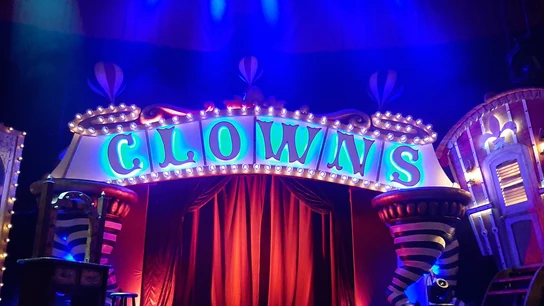El escenario de 'Clowns' momentos antes de empezar la función El escenario de 'Clowns' momentos antes de empezar la función