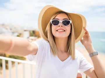 Consejos para que tu pelo rubio no acabe verde con el sol Consejos para que tu pelo rubio no acabe verde con el sol