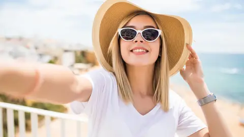 Consejos para que tu pelo rubio no acabe verde con el sol Consejos para que tu pelo rubio no acabe verde con el sol