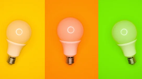 ¿Quién se puede beneficiar de la reducción del IVA de la luz? Los 8 cambios que tienes que hacer para ahorrar con la nueva factura de la luz