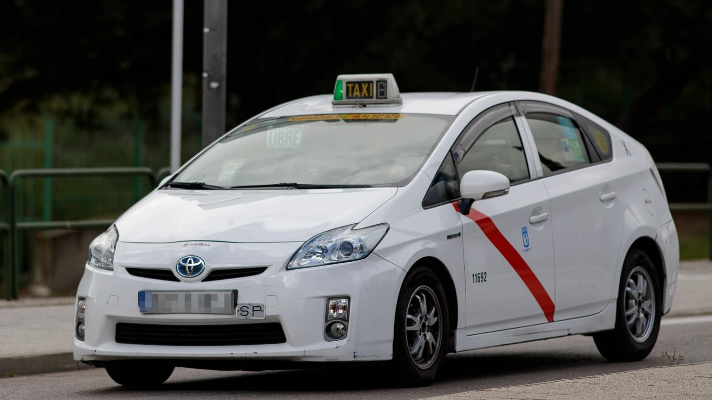 Un taxi durante el estado de alarma decretado por el coronavirus Taxis