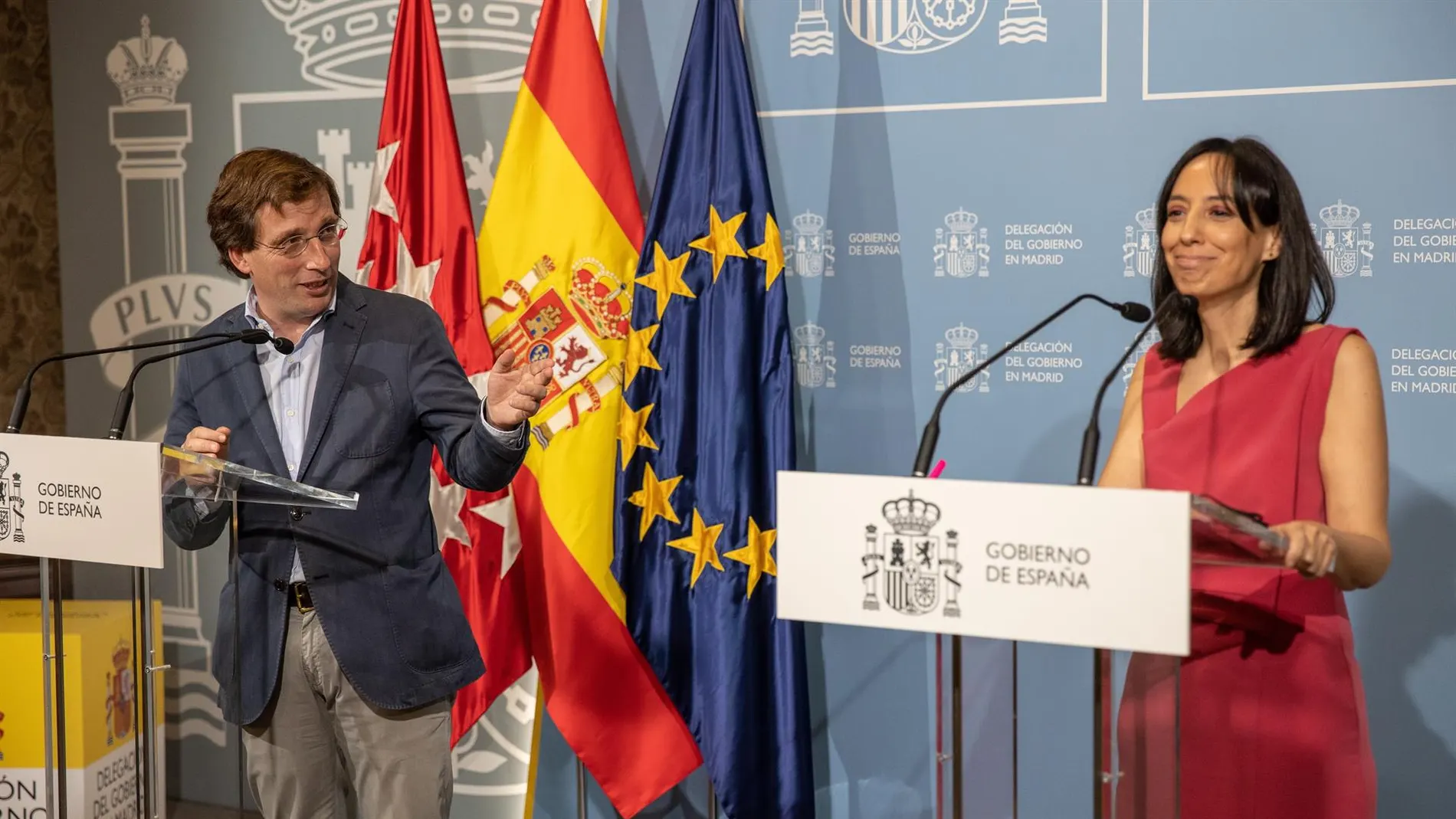 El alcalde de Madrid, José Luis Martínez-Almeida, y la delegada del Gobierno, Mercedes González.