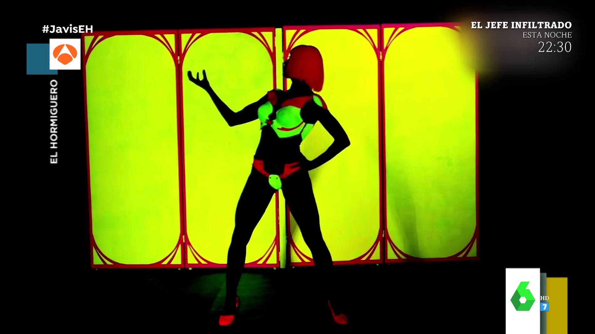 El baile de Pilar Rubio con luz negra y pintura fluorescente en 'El Hormiguero'