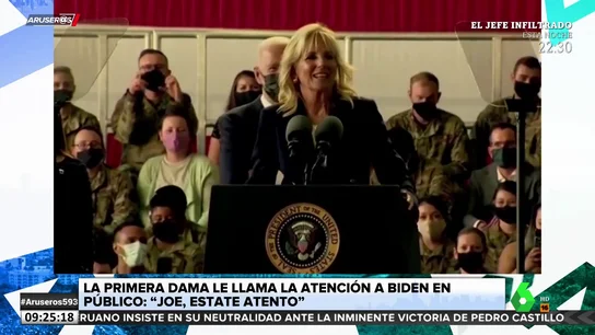 La reprimenda de Jill Biden al presidente de EEUU en un acto oficial: "Joe, préstame atención" La reprimenda de Jill Biden al presidente de EEUU en un acto oficial: "Joe, préstame atención"