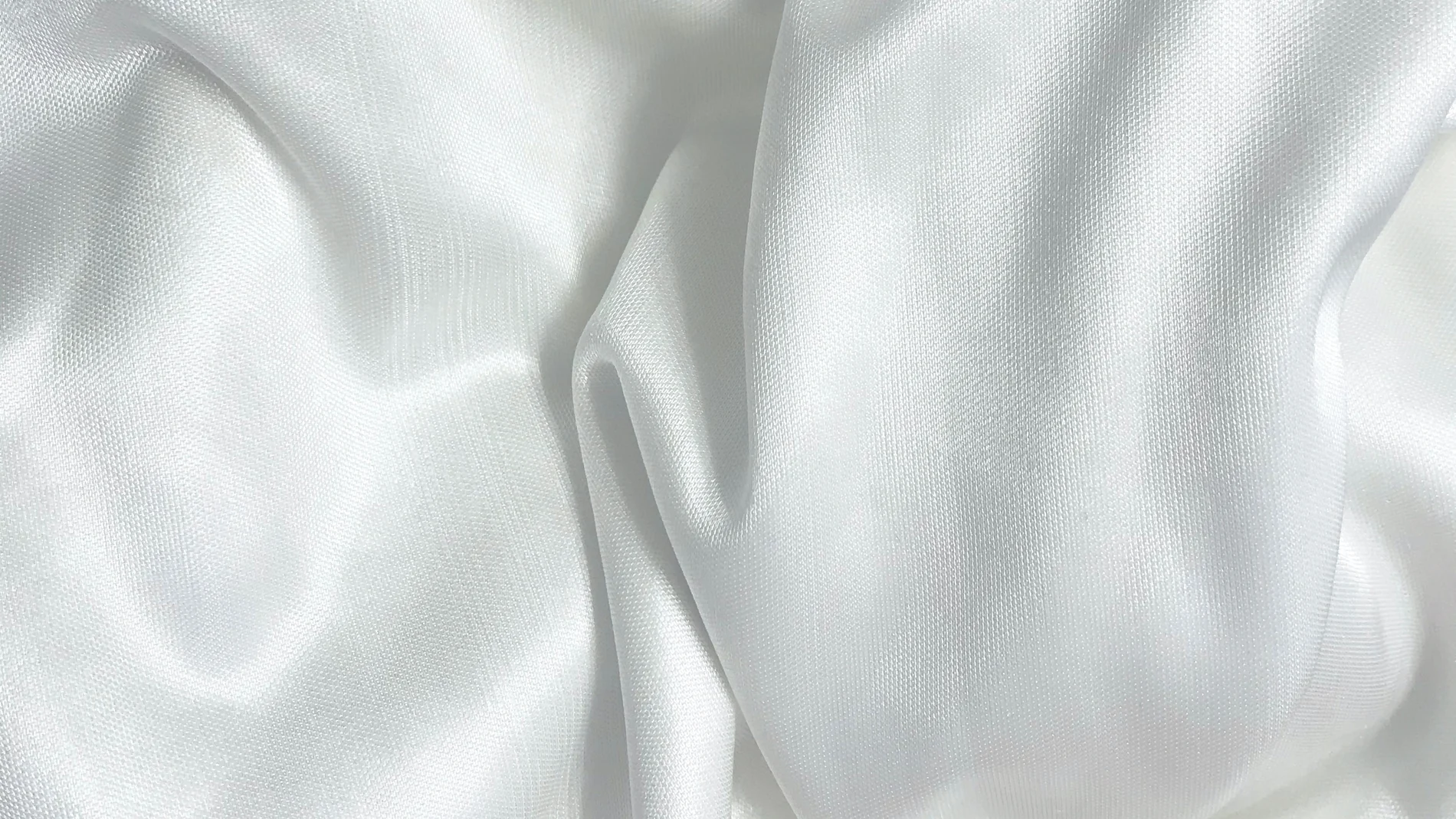 Cómo lavar la ropa blanca muy sucia? Trucos para que quede impecable