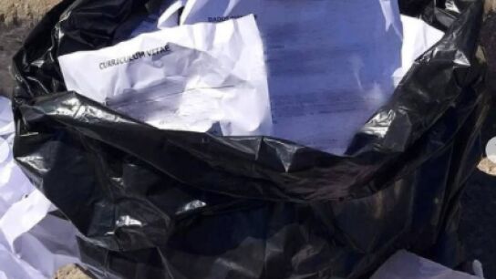 Emotiva historia: un concejal brasile&ntilde;o recoge 62 curr&iacute;culums de la basura y encuentra trabajo a 14 personas