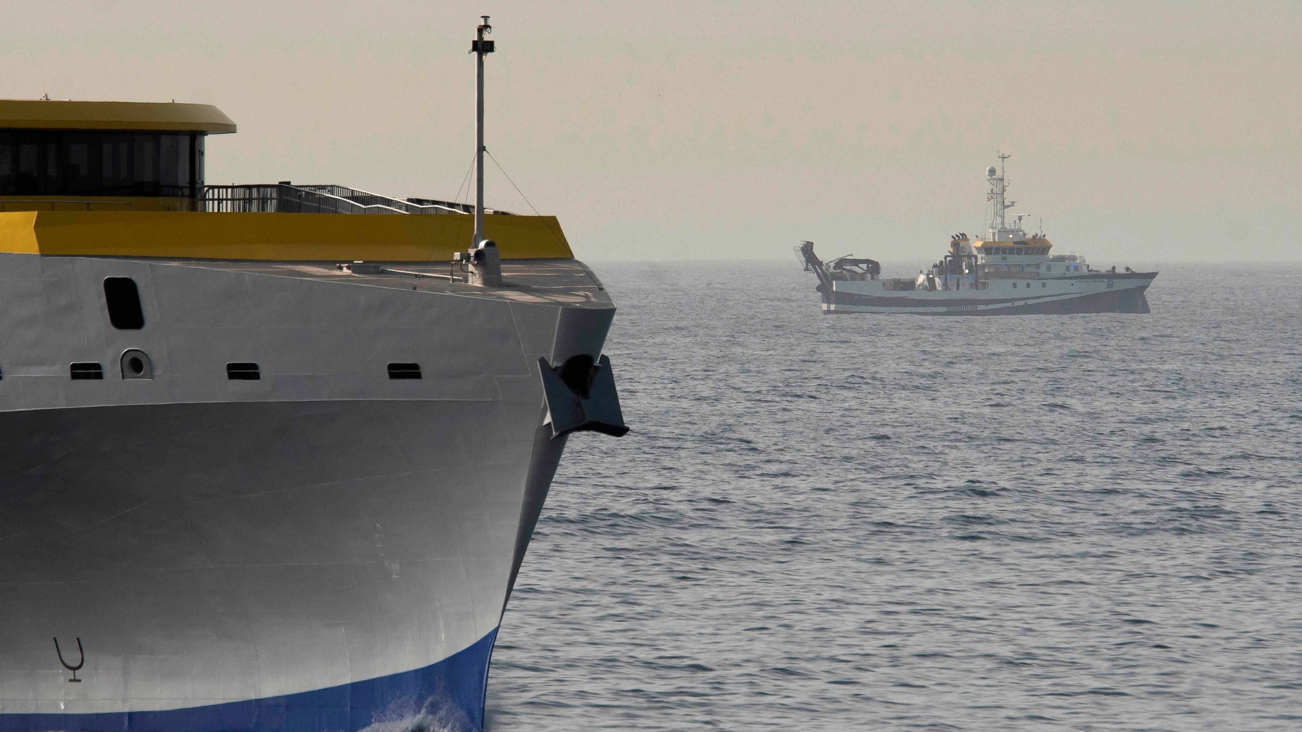 El barco oceanográfico de la búsqueda de las niñas