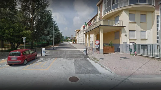 Exteriores del Instituto de Caraglio donde han acontecido los hechos Castigan a 300 alumnos de un instituto italiano por difundir imágenes de compañeros y profesores por redes sociales