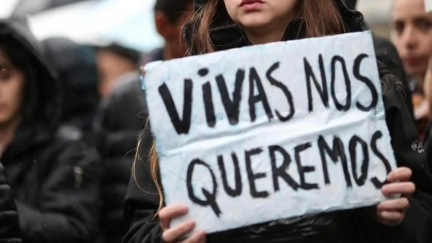 Imagen de archivo de una pancarta en una manifestación feminista. Imagen de archivo de una pancarta en una manifestación feminista.