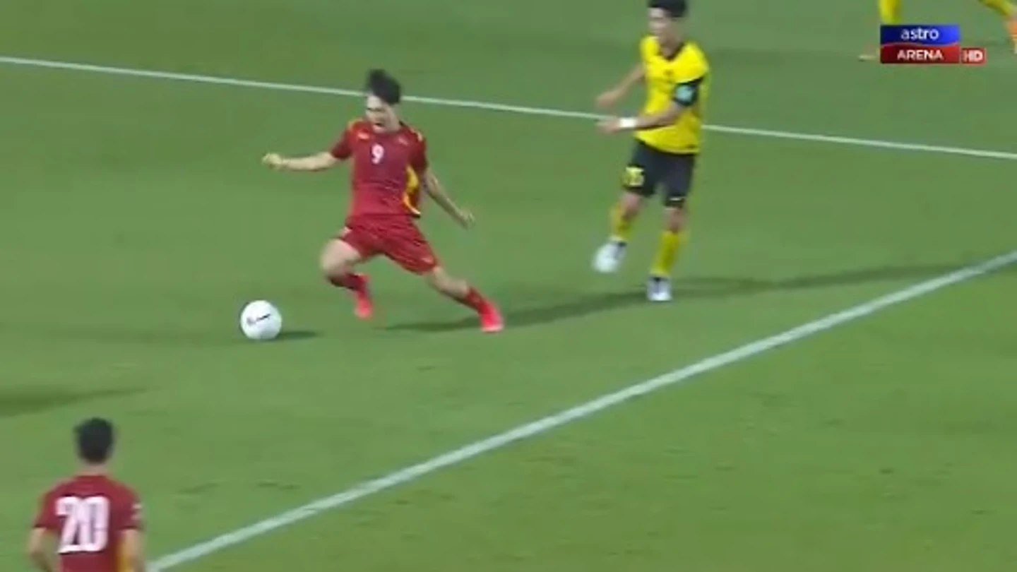 Escandaloso penalti a favor de Vietnam Escandaloso penalti a favor de Vietnam